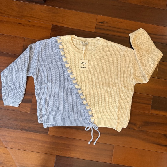 TWO-TONE LIGHT BLUE AND IVORY LONG SLEEVE SWEATER - Picture 8 of 11